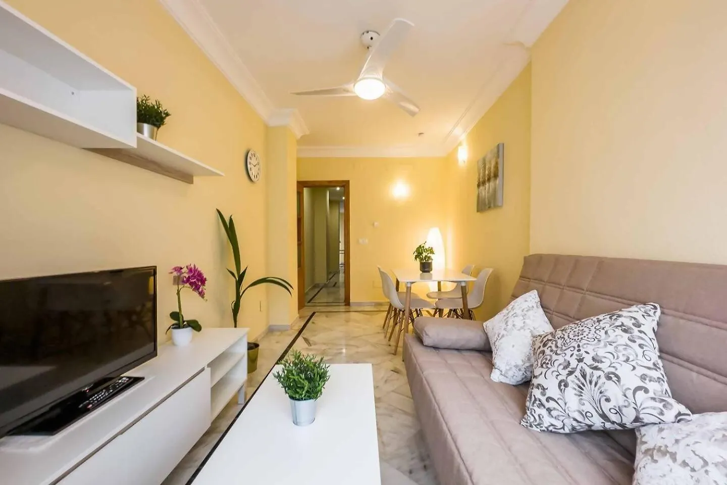 Cyv Apt De 1 Dorm Y 1 Bano Cerca De La Playa 푸엔히롤라 스페인